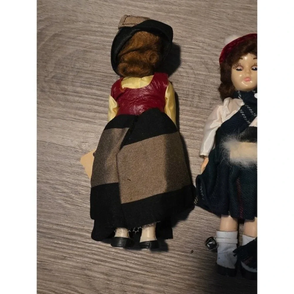 Lot Of 2 Vintage Carlson Dolls Russian Girl‎ and Scotish Girl with tags